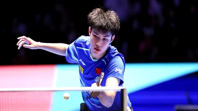 jiuyou-广东宏远训练开放日，冲刺阶段队长鼓劲引欢呼，意甲在即，资深球员宣示担当的简单介绍